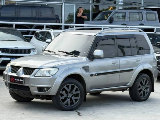 MITSUBISHI PAJERO TR4 2.0 4X2 16V 140CV FLEX 4P AUTOMÁTICO MITSUBISHI PAJERO TR4 2.0 4X2 16V 140CV FLEX 4P AUTOMÁTICO